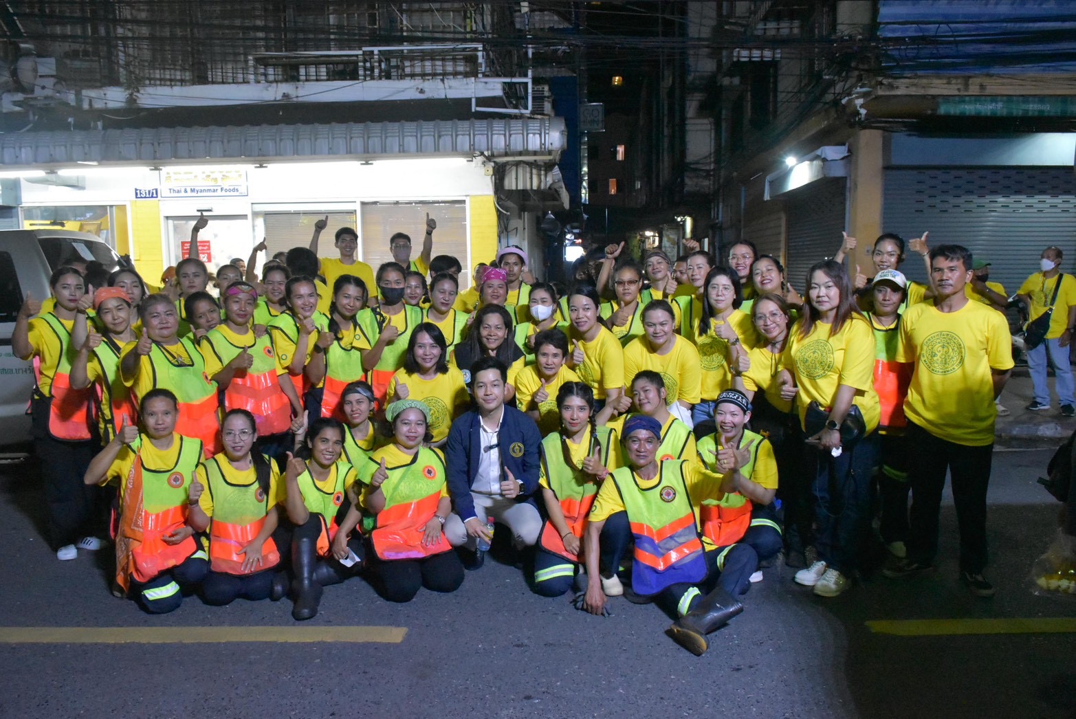 เก็บขยะชิ้นใหญ่ บางรัก​(ชุมชนซอยพระนคเรศ)