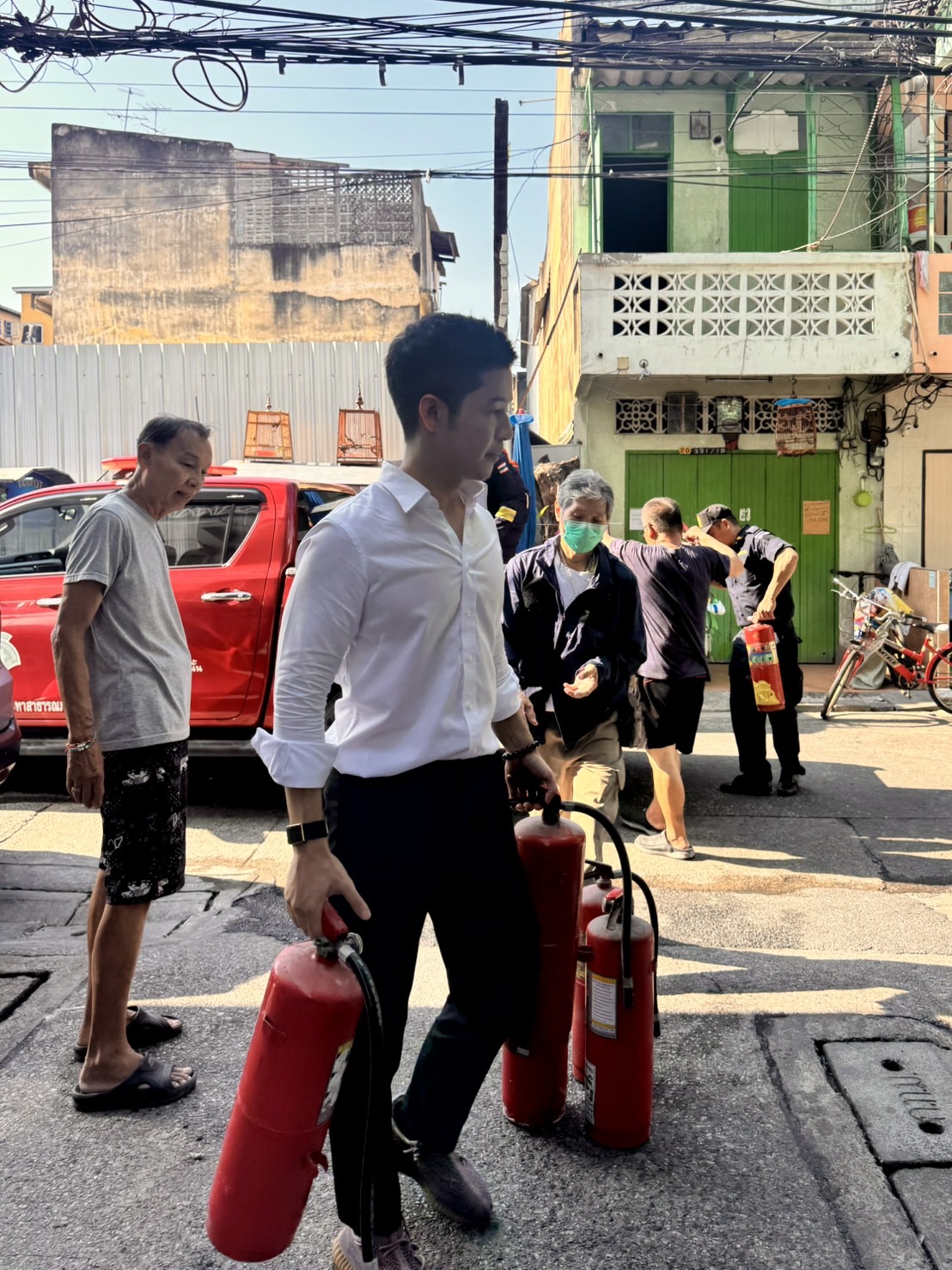 เสร็จจากภารกิจด้านต่างประเทศ เช้านี้ผมกลับมาลงพื้นที่บางรักต่อทันทีครับ