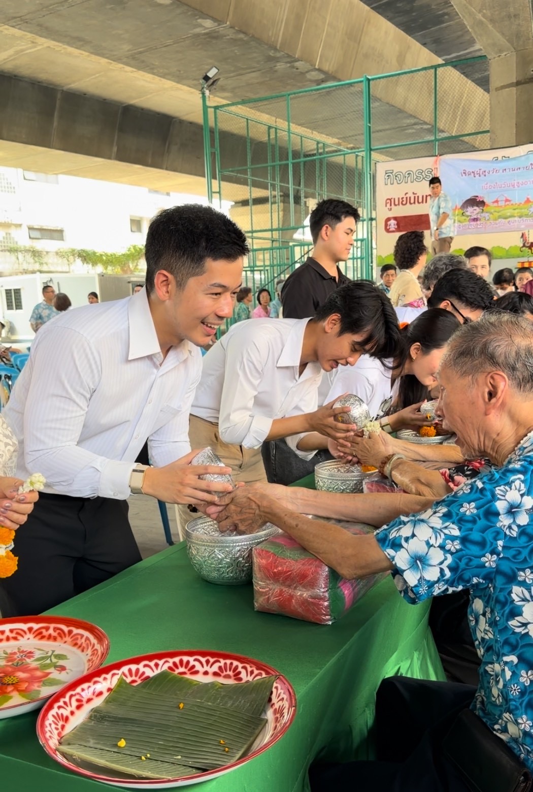 ร่วมงานทำบุญชมรมผู้สูงอายุเขตบางรัก ประจำปี ณ ศูนย์นันทนาการเขตบางรัก ครับ