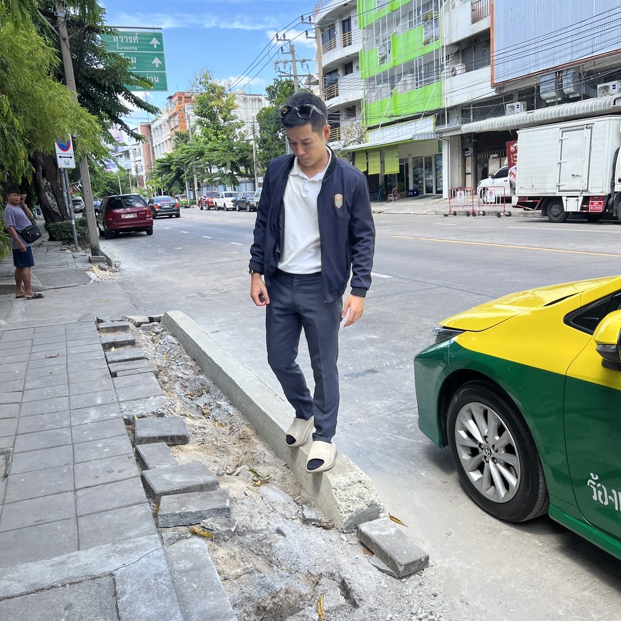ช่วงเช้าวันนี้ ร่วมกิจกรรม เดินทอดน่องท่องเที่ยวเชิงวัฒนธรรม ย่านวัดม่วงแค เพื่อส่งเสริมการท่องเที่ยว เรียนรู้ประวัติศาสตร์ และอัตลักษณ์ของชุมชนในเขตบางรัก