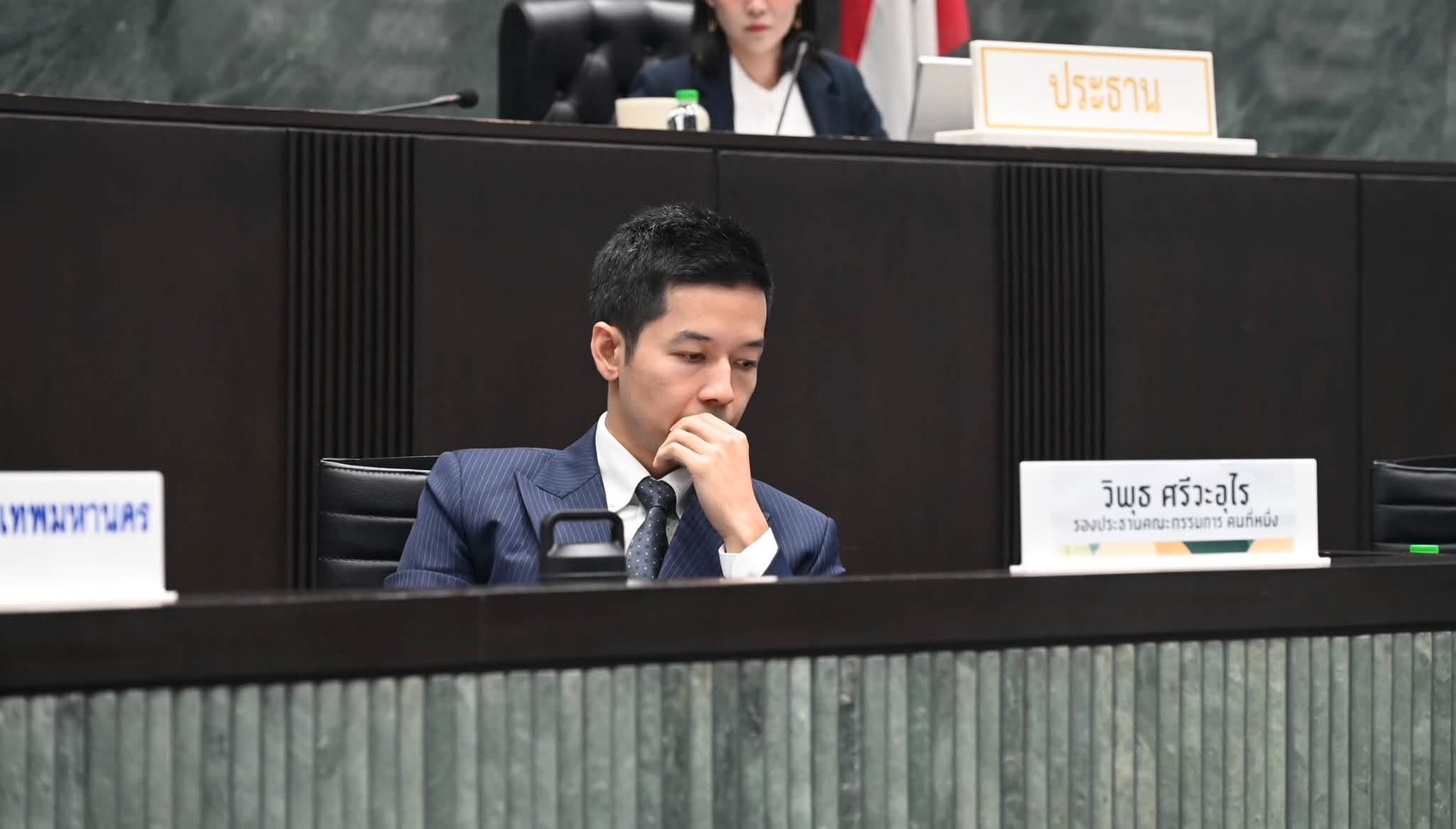 กทม. เหลือ “หุ่นยนต์ดับเพลิง” 1 คัน หลังสภาโหวต 26 ต่อ 23 ตัดอีกคันออก…